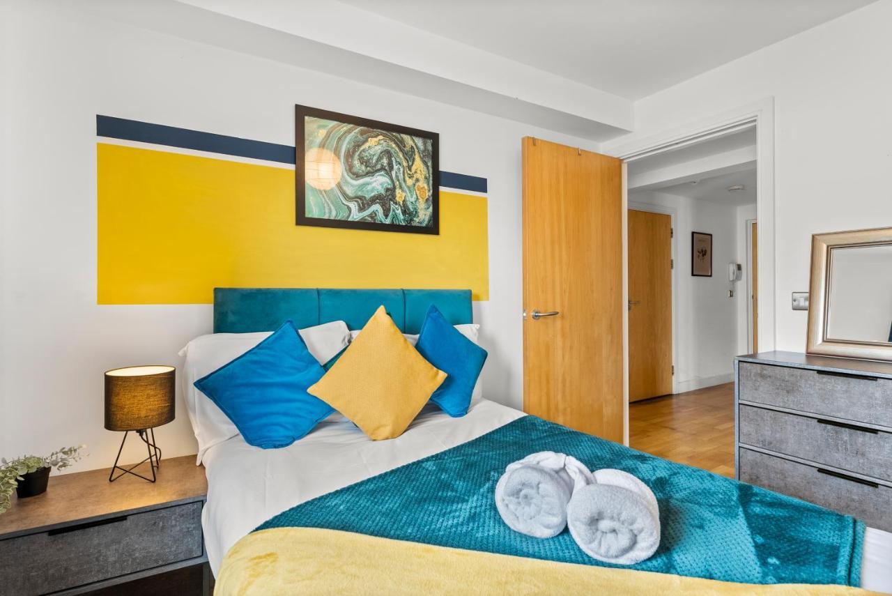 Enchanting Abode -sleeps 6 With Balcony! Apartamento Bristol
