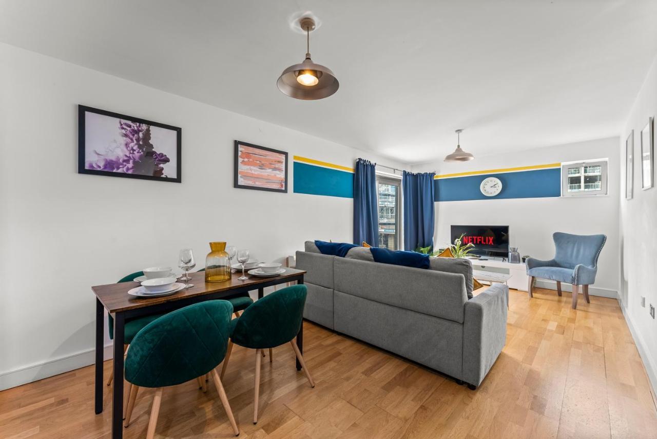 Enchanting Abode -sleeps 6 With Balcony! Apartamento Bristol